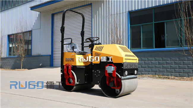  小型壓路機(jī)