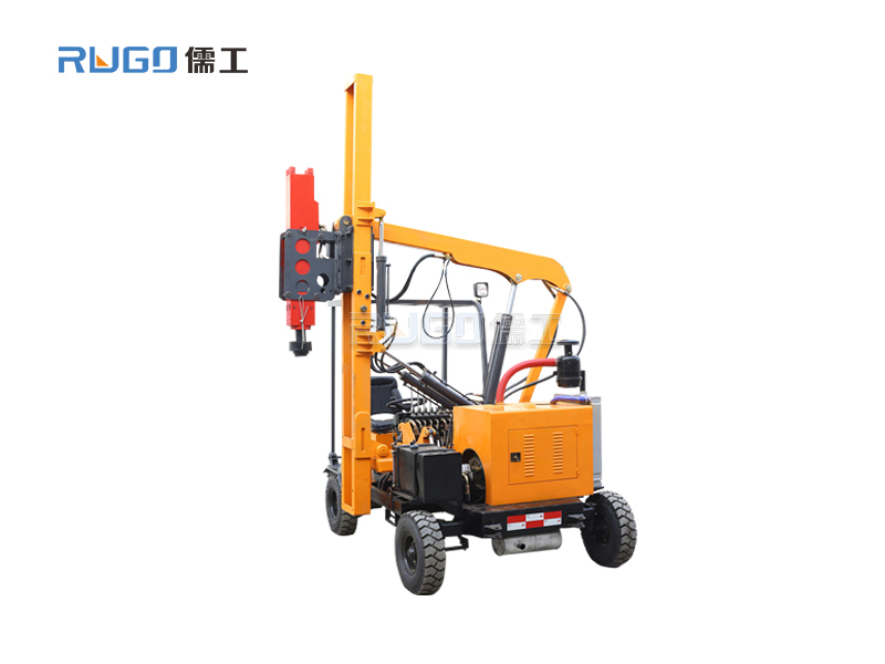 四輪公路護(hù)欄打樁機(jī)