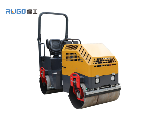 RYL-1000 2噸全液壓振動(dòng)壓路機(jī)