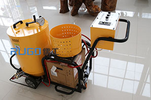  使用路面瀝青灌縫機(jī)是需要注意什么