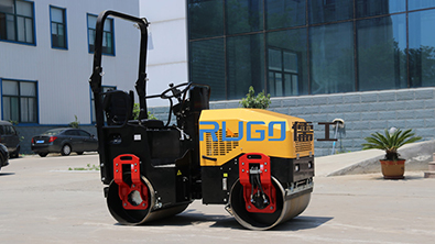 座駕小型壓路機(jī)900，視頻講解