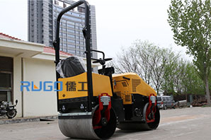 關(guān)于小型座駕壓路機發(fā)動機部分的保養(yǎng)這幾點要注意