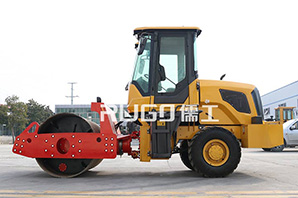 各有優(yōu)劣，這兩款6t小型壓路機(jī)你怎么選？