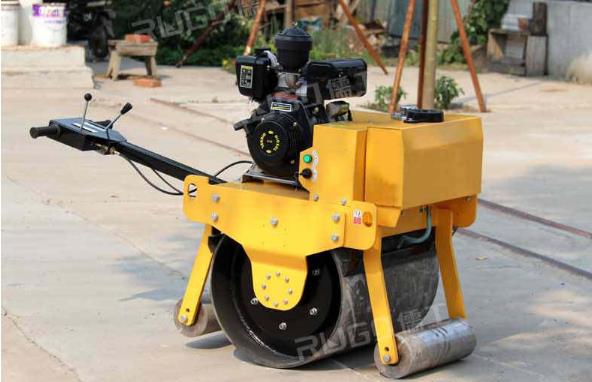 小型壓路機(jī)和手扶小壓路機(jī)到底哪個好